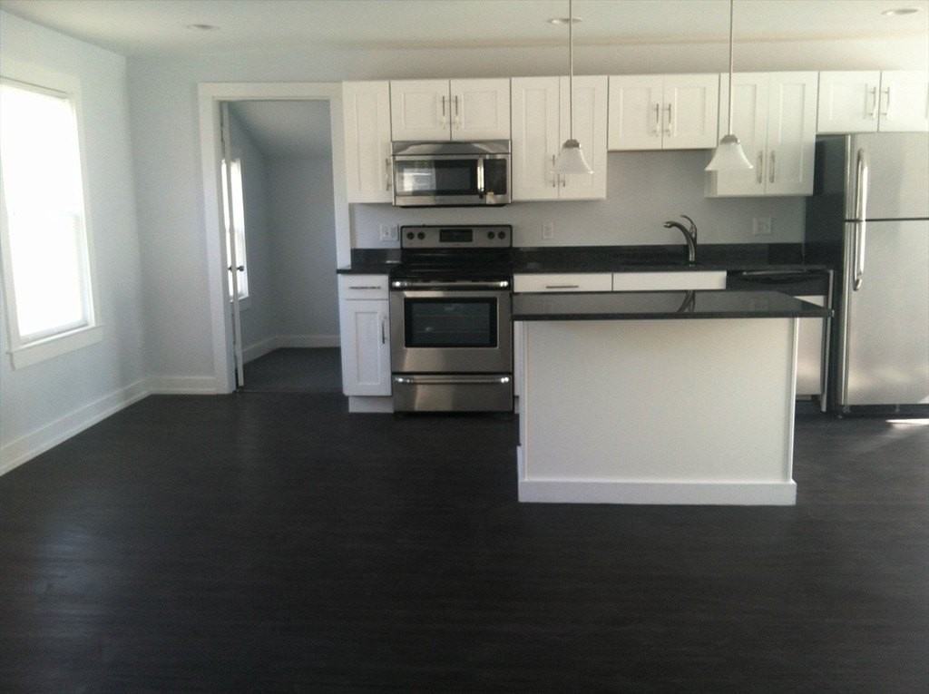 158 Main St - Photo 4 of 13