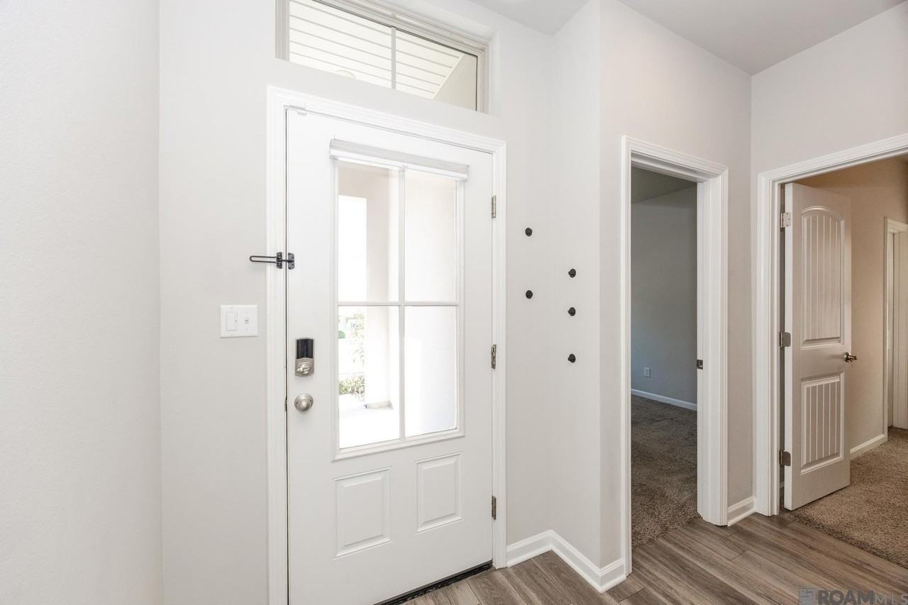 4635 Mendocino Way - Photo 3 of 29