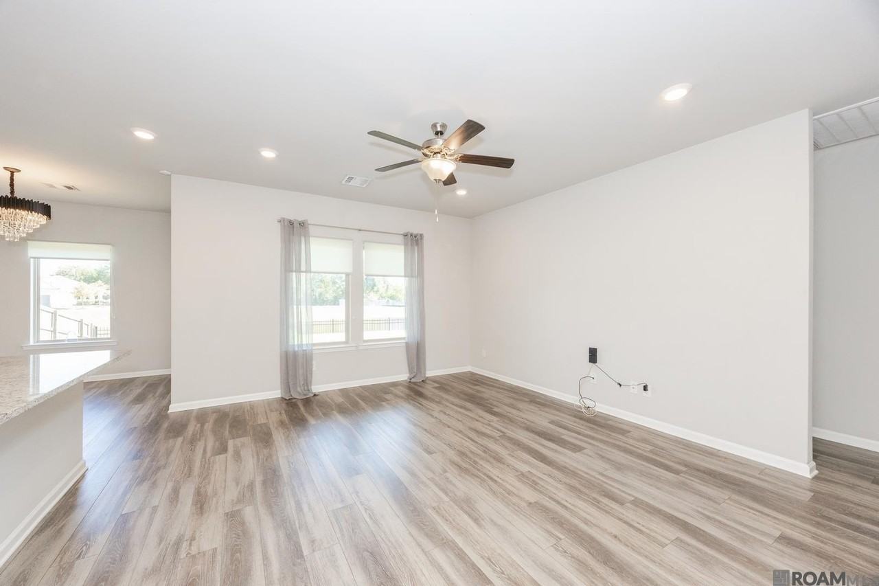 4635 Mendocino Way - Photo 5 of 29