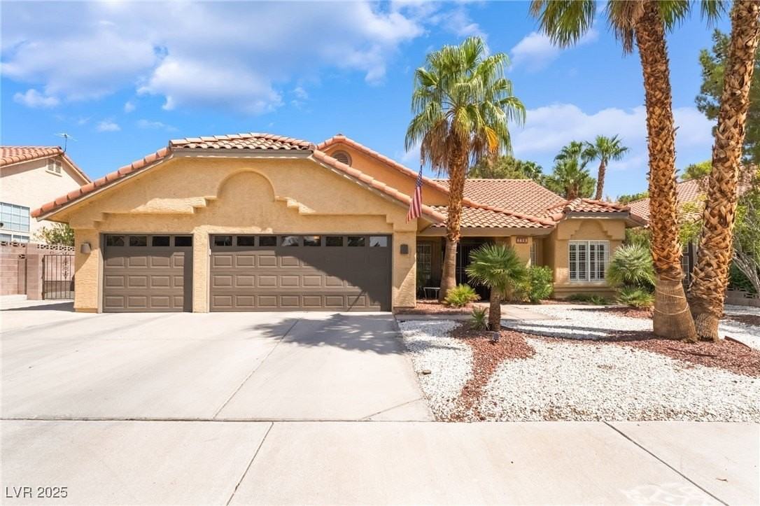 8628 Highacre Dr - Photo 2 of 50