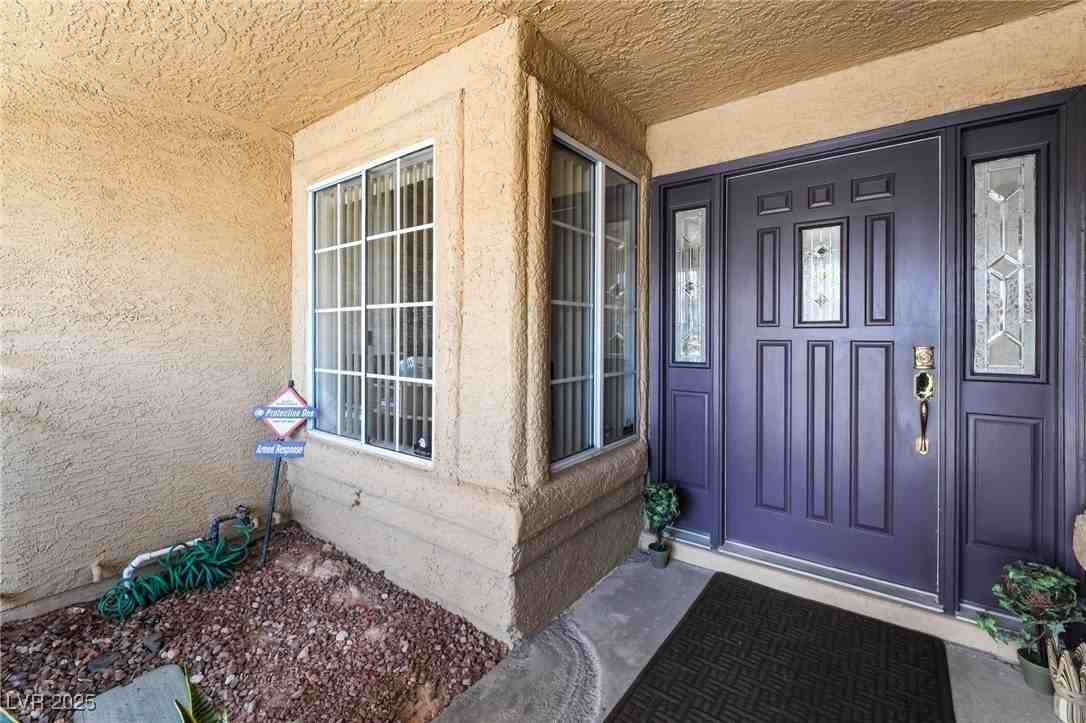 8628 Highacre Dr - Photo 7 of 50