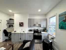 featured image of 76-78 Market St #5