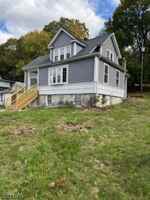 featured image of 382 Howard Blvd