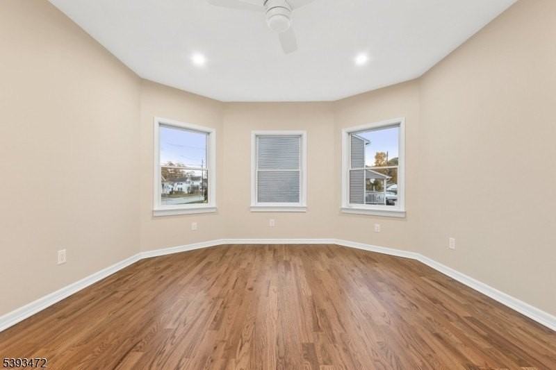 937 Ringwood Ave 1st Fl - Photo 7 of 13