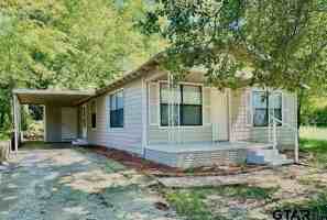 featured image of 2515 N Tenneha Ave