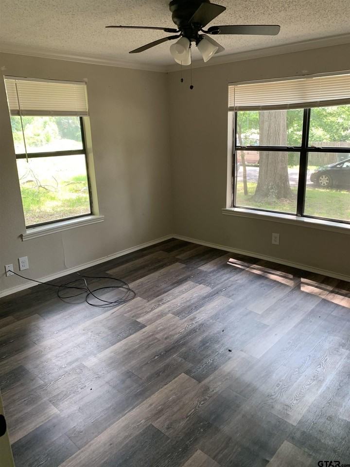 2515 North Tenneha Avenue - Photo 6 of 7