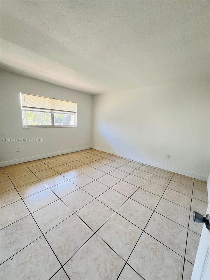 8601 Sw 94th St #204W - Photo 5 of 23