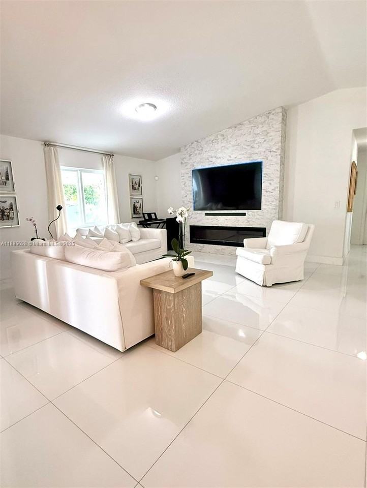 25857 Sw 132nd Ct - Photo 2 of 8