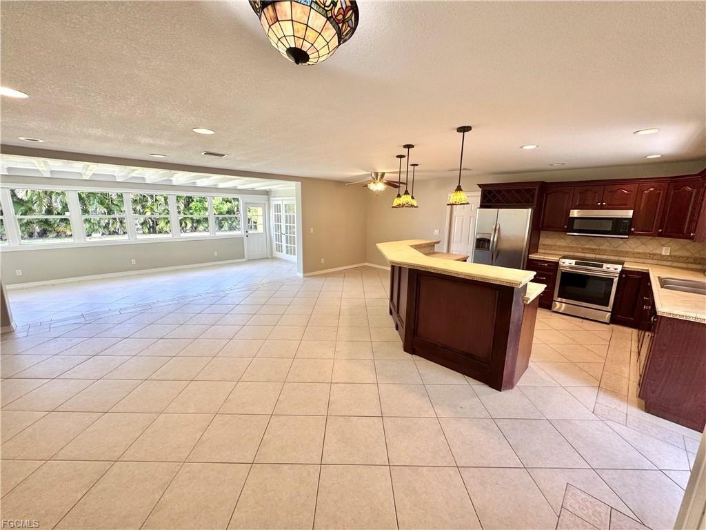 4522 Se 10th Pl - Photo 2 of 8