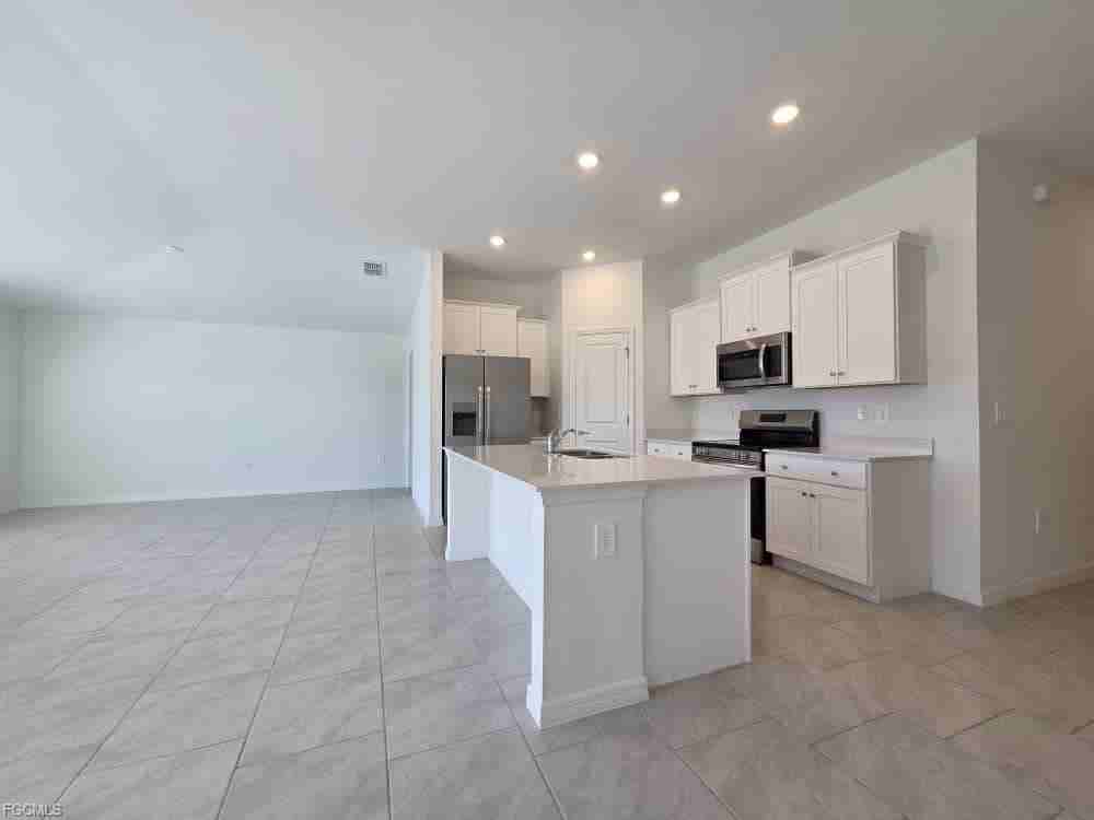 3403 34th St Sw - Photo 3 of 8