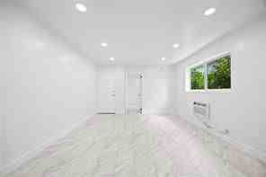 478 Se 3rd St - Photo 3 of 8