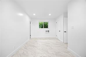 478 Se 3rd St - Photo 7 of 8