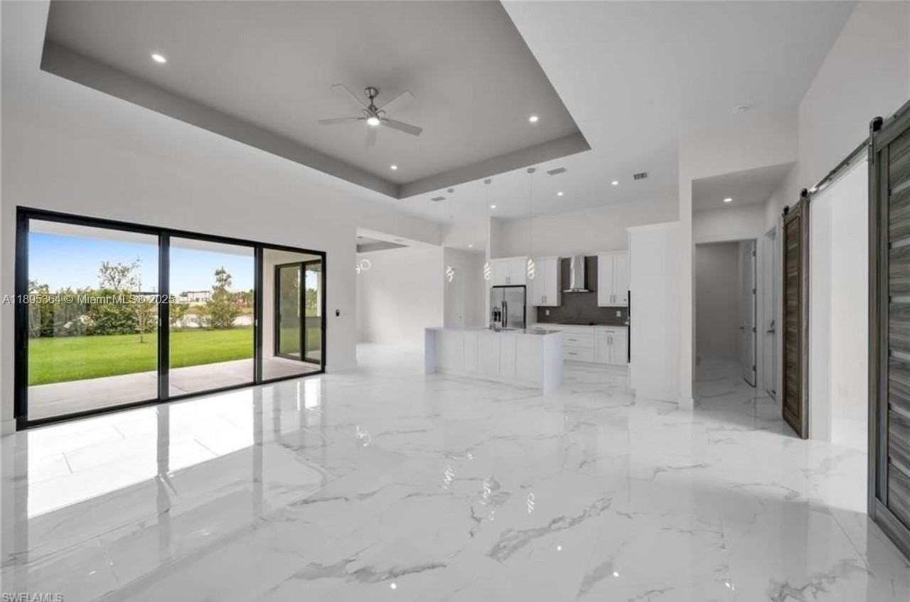 50 Ne 4th St #50 - Photo 3 of 12