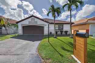 15140 Bristol Ln - Photo 1 of 1