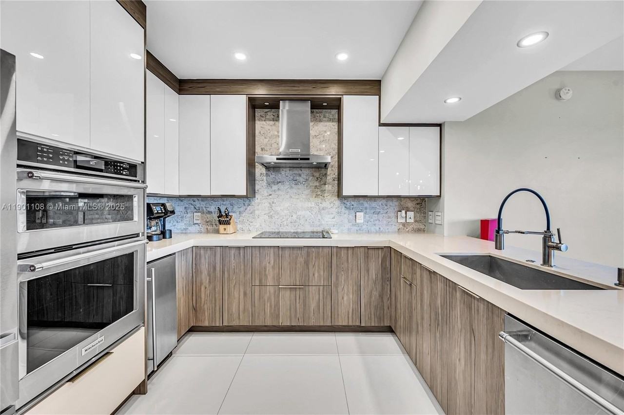 19900 East Country Club Drive #1003 - Photo 3 of 23