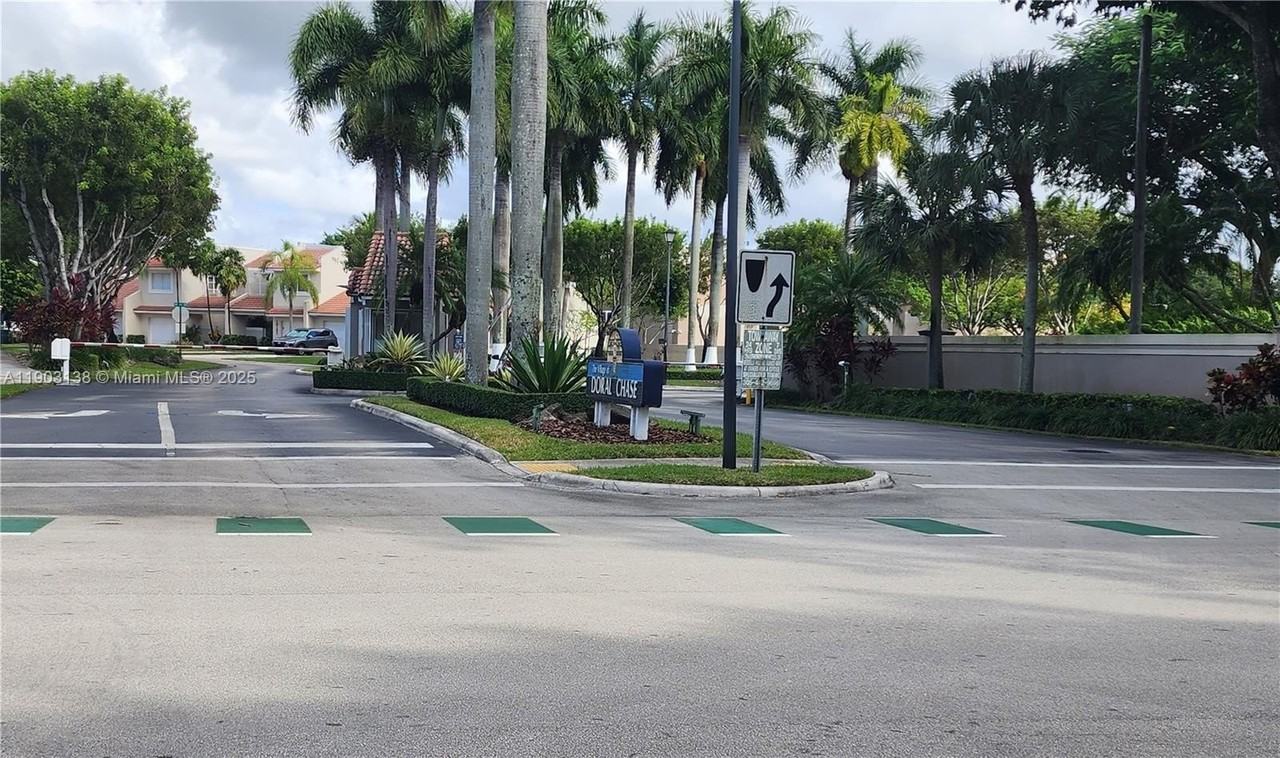 9777 Nw 45th Ln - Photo 2 of 32