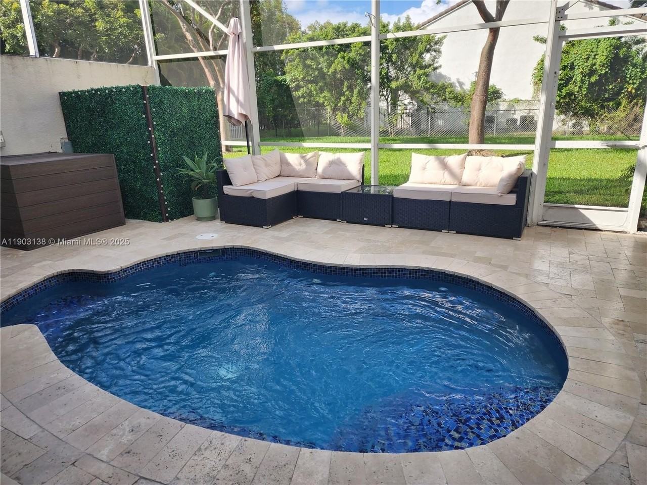 9777 Nw 45th Ln - Photo 4 of 32