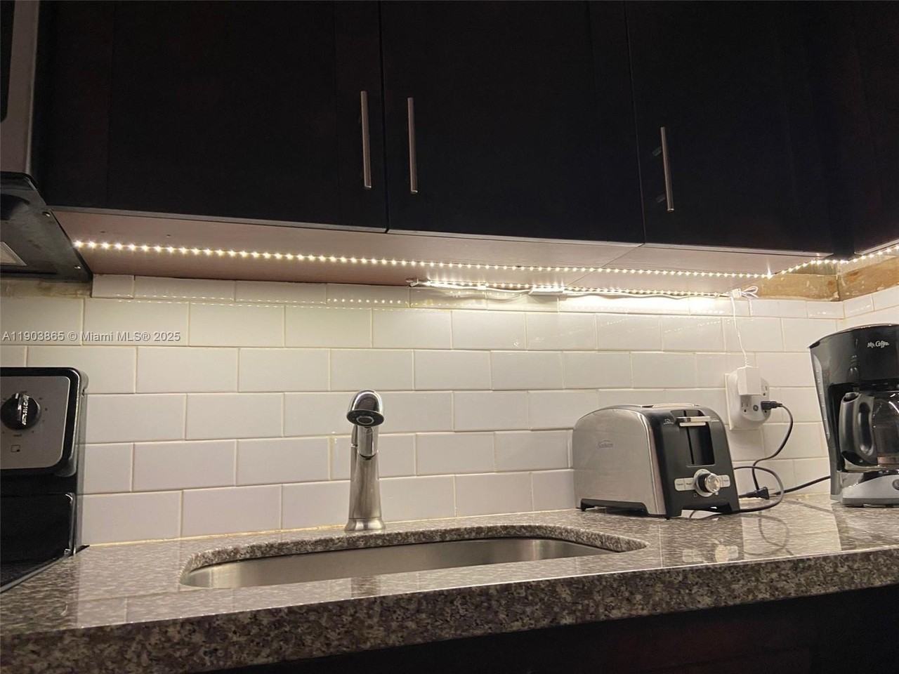 2426 Se 17th St #208A - Photo 3 of 33