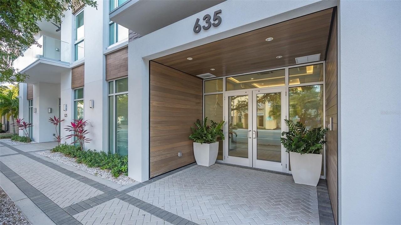 635 S Orange Ave #304 - Photo 3 of 50