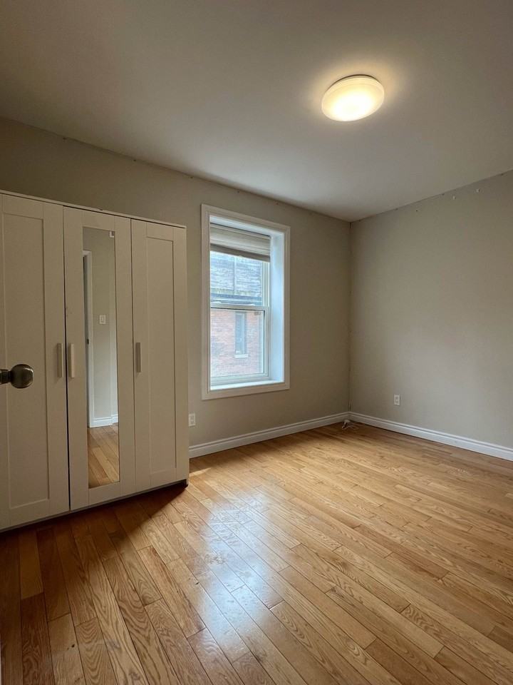 121 Maitland St - Photo 4 of 4