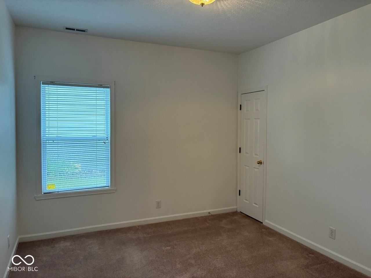 5518 Bracken Dr - Photo 5 of 27