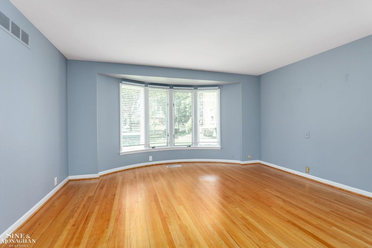 15838 Windmill Pointe Drive - Photo 4 of 26