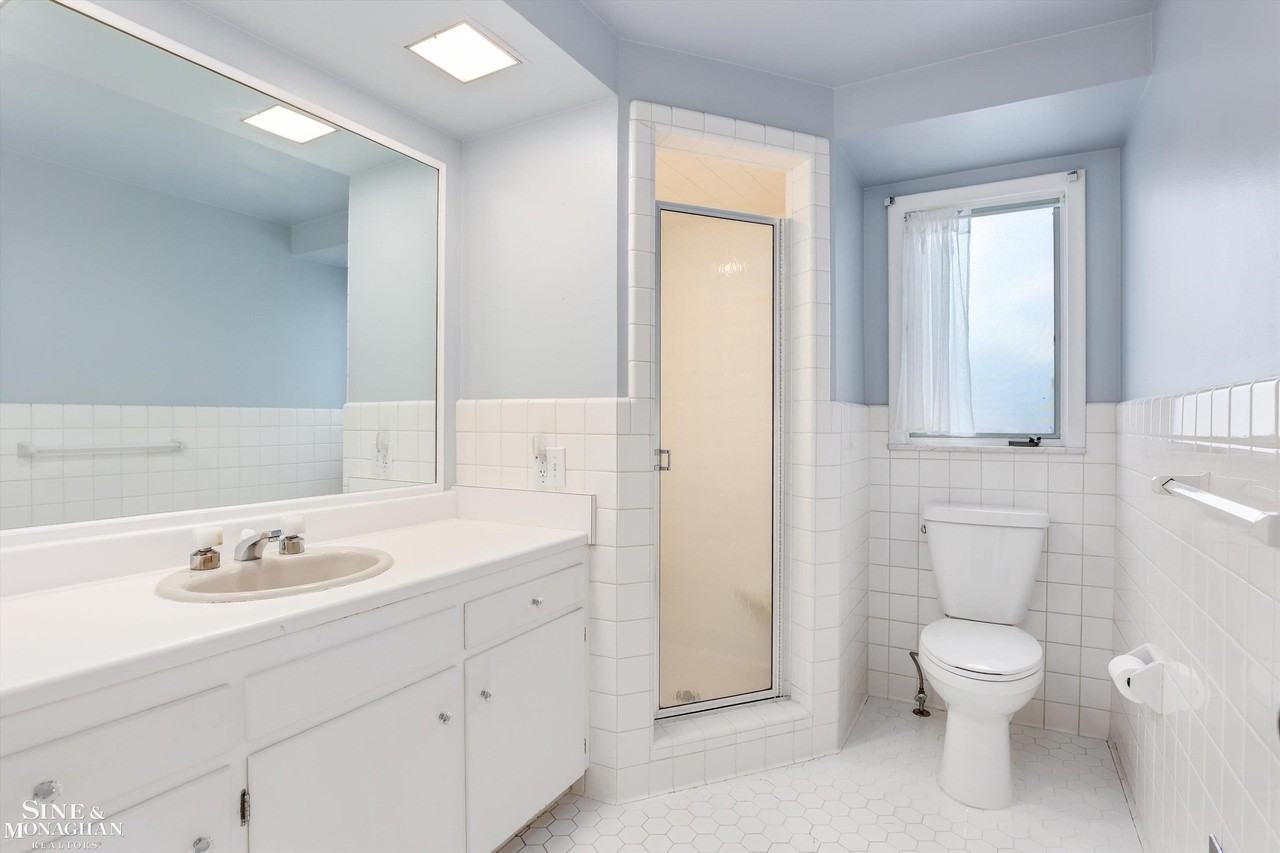 15838 Windmill Pointe Drive - Photo 6 of 26