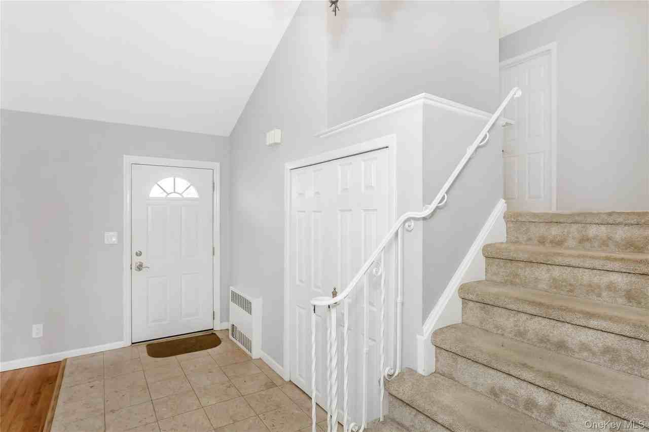 15 Ingram Dr - Photo 3 of 26