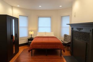 featured image of Circuit Ave E