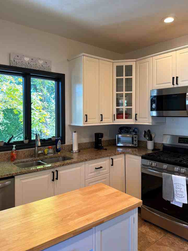 Circuit Ave E - Photo 5 of 16