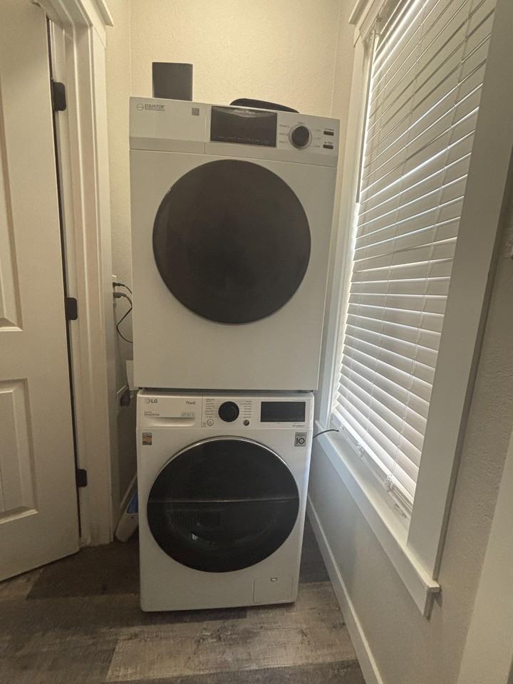 Bonfoy Avenue - Photo 5 of 11