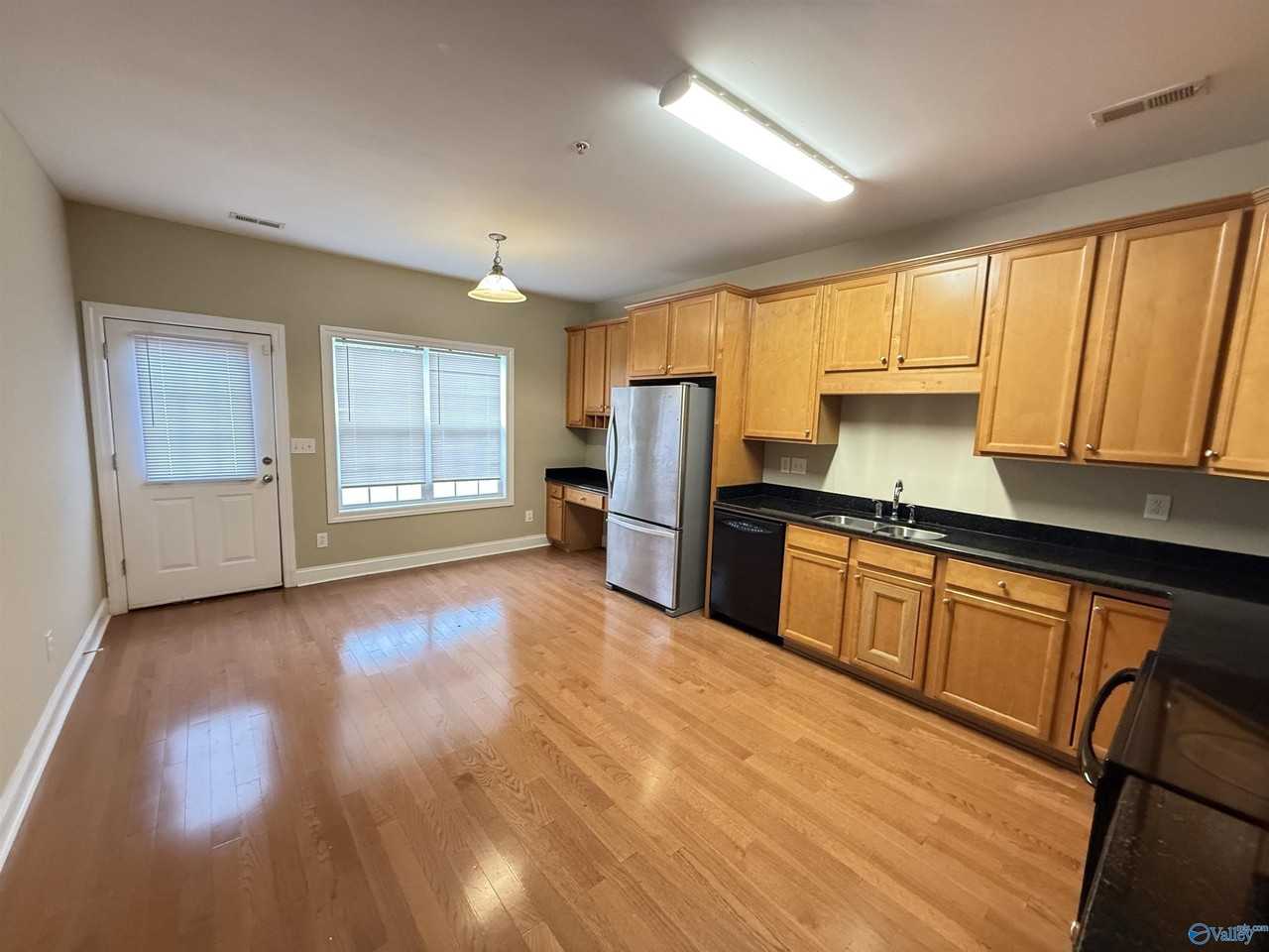 472 Shamrock Dr - Photo 3 of 10