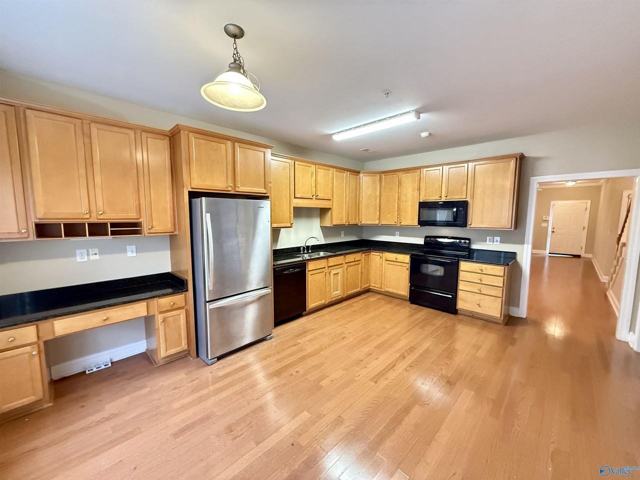 472 Shamrock Dr - Photo 4 of 10