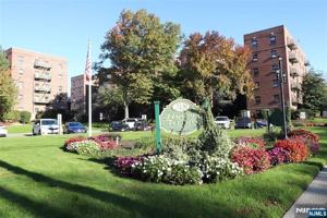 featured image of 2335 Hudson Terrace