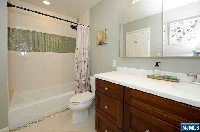 260 Main St - Photo 7 of 22