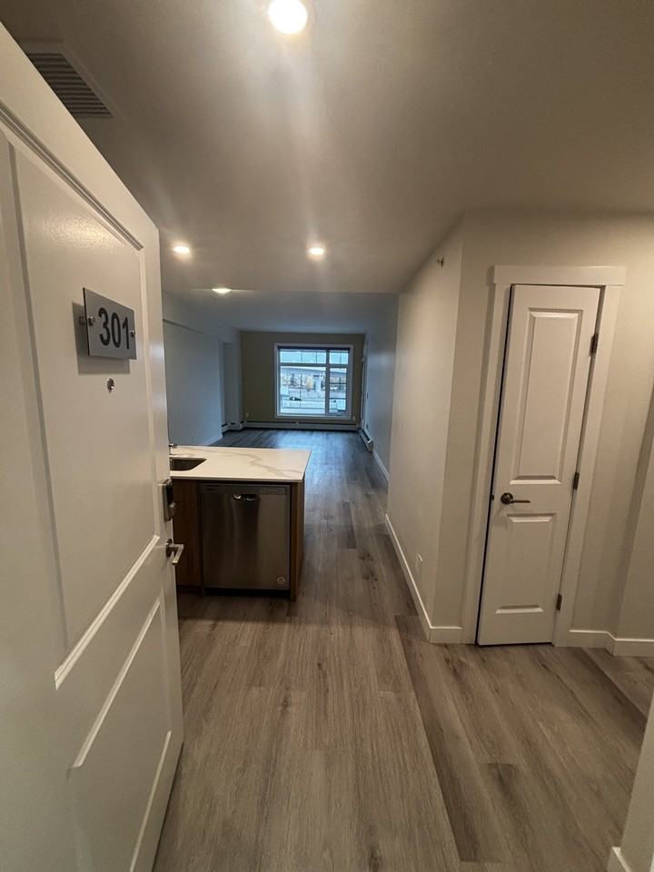 West Tenth - Photo 2 of 11