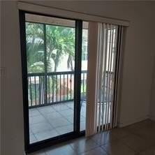 330 Se 19th Ave #F - Photo 6 of 20