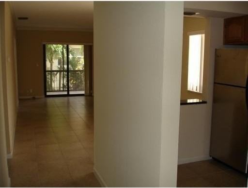 330 Se 19th Ave #F - Photo 7 of 20