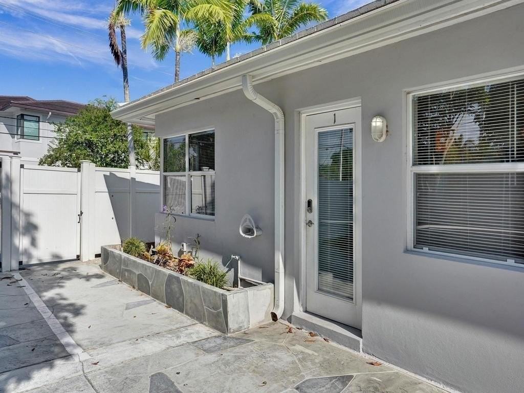 4422 Seagrape Dr #1 - Photo 4 of 35