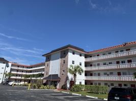 featured image of 4140 Nw 44th Ave #405