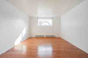 featured image of 281 17e Av #1