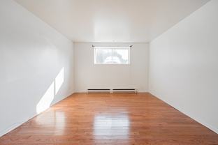 281 17e Av #1 - Photo 1 of 1