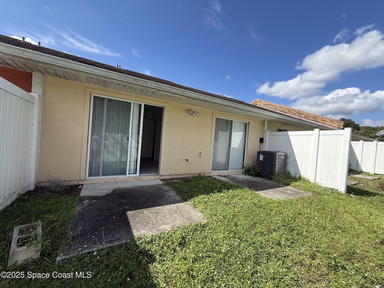 635 Angela Lane - Photo 4 of 17