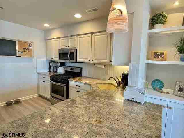 210 Harbour Cv - Photo 2 of 28