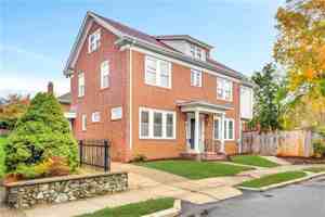 featured image of 41 Elmway St