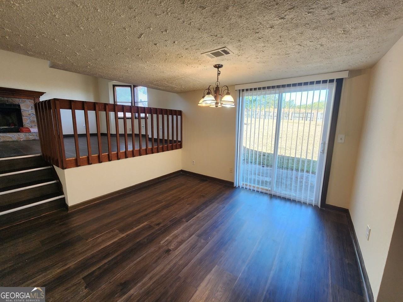 5282 Station Cir - Photo 4 of 14