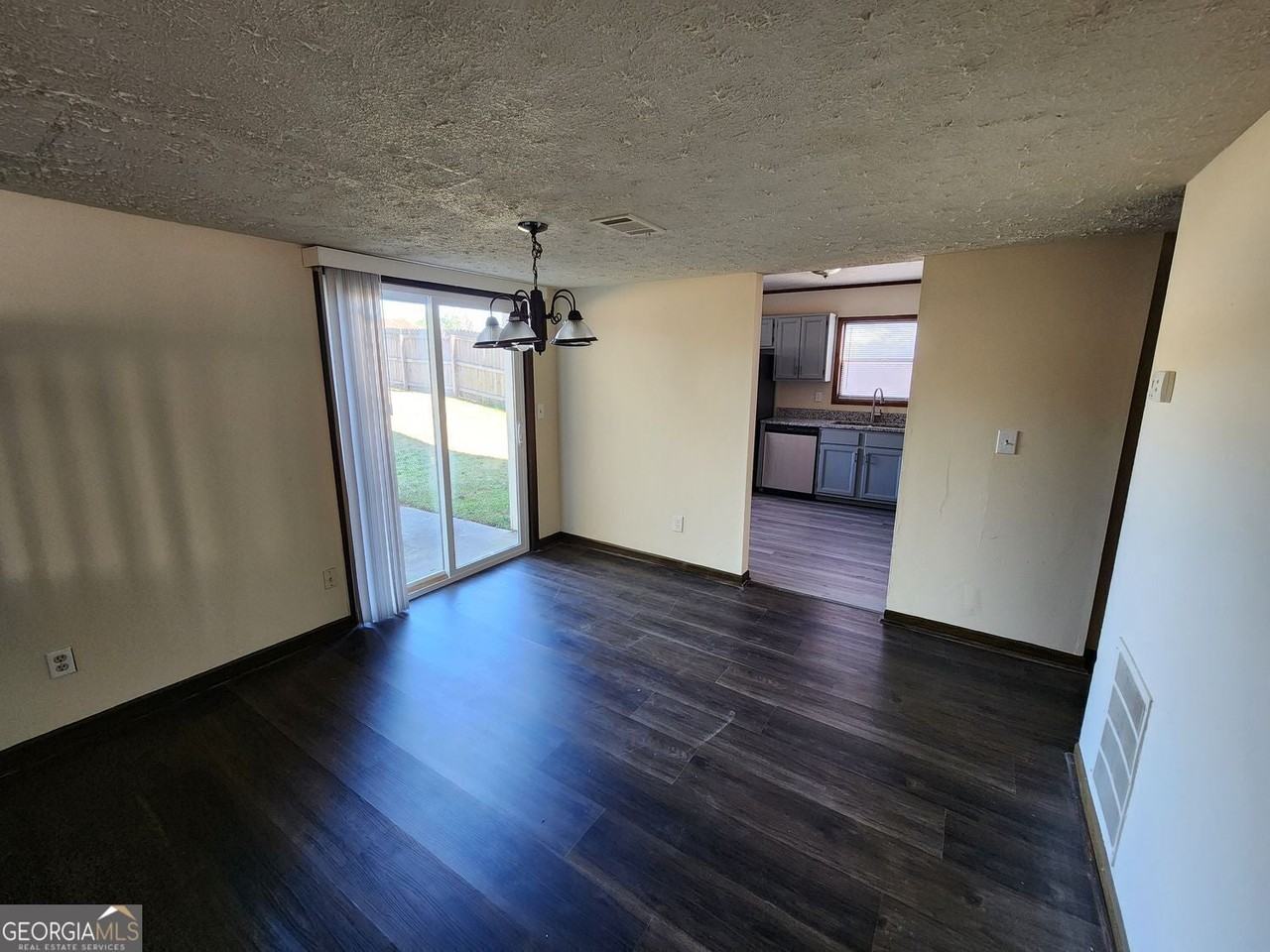 5282 Station Cir - Photo 5 of 14