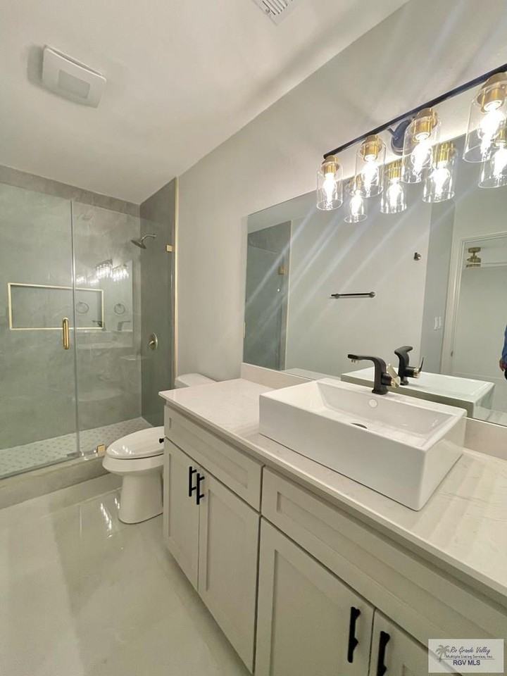 8 Waterfront Dr - Photo 2 of 19