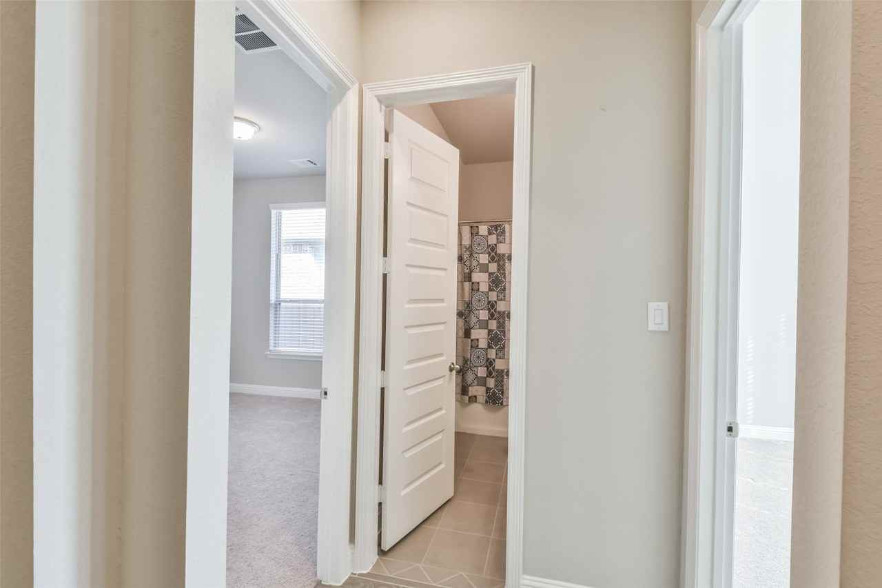 17218 Olive Blossom Ct - Photo 6 of 36