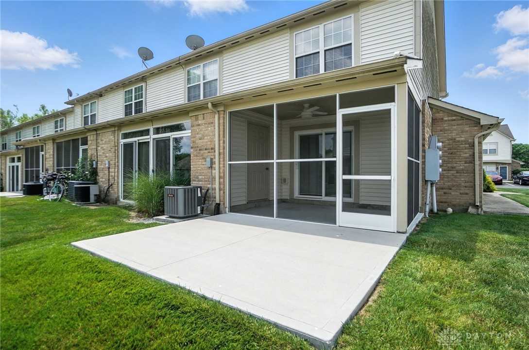 9352 Captiva Bay Dr - Photo 2 of 32